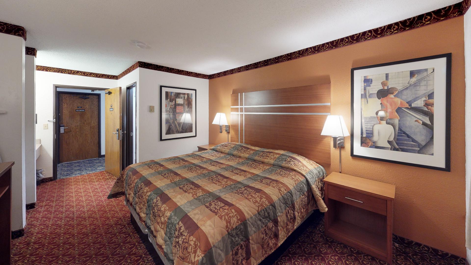 Waconia Inn King Room - Waconia Inn & Suites in Waconia