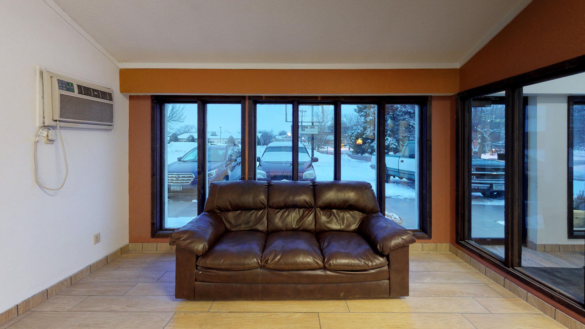 Waconia Inn & Suites Photo - Waconia Inn & Suites in Waconia