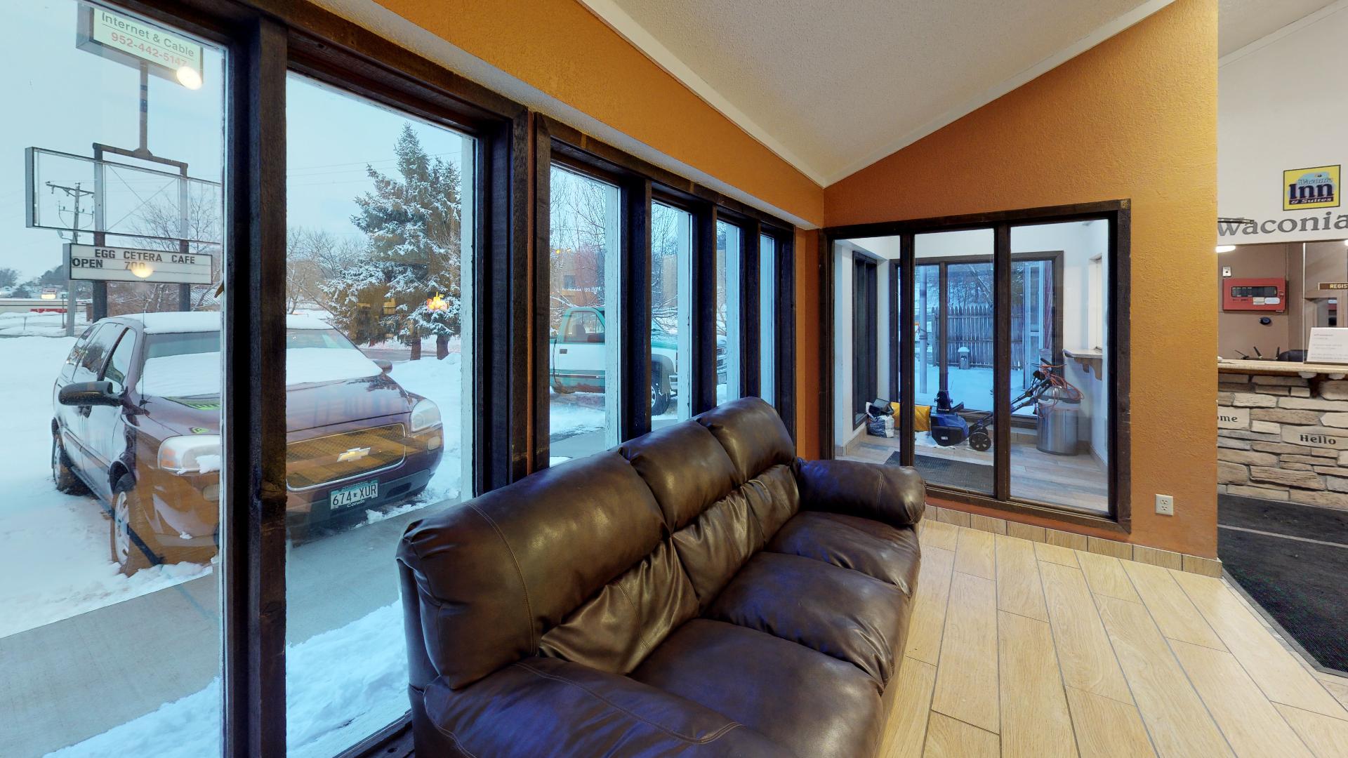 Waconia Inn & Suites Photo - Waconia Inn & Suites in Waconia