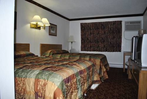 Two Double Beds Non Smoking at Waconia Inn & Suites in Waconia
