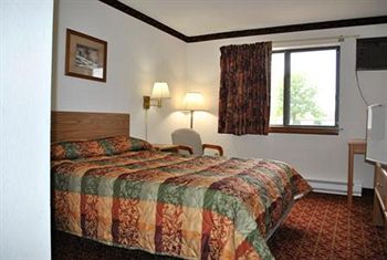 Queen Ste  at Waconia Inn & Suites in Waconia